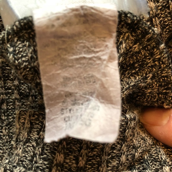 Light sweater shirt. - Picture 4 of 4